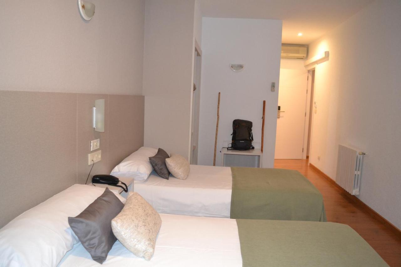 Double or Twin Room,1037370853:JPEG